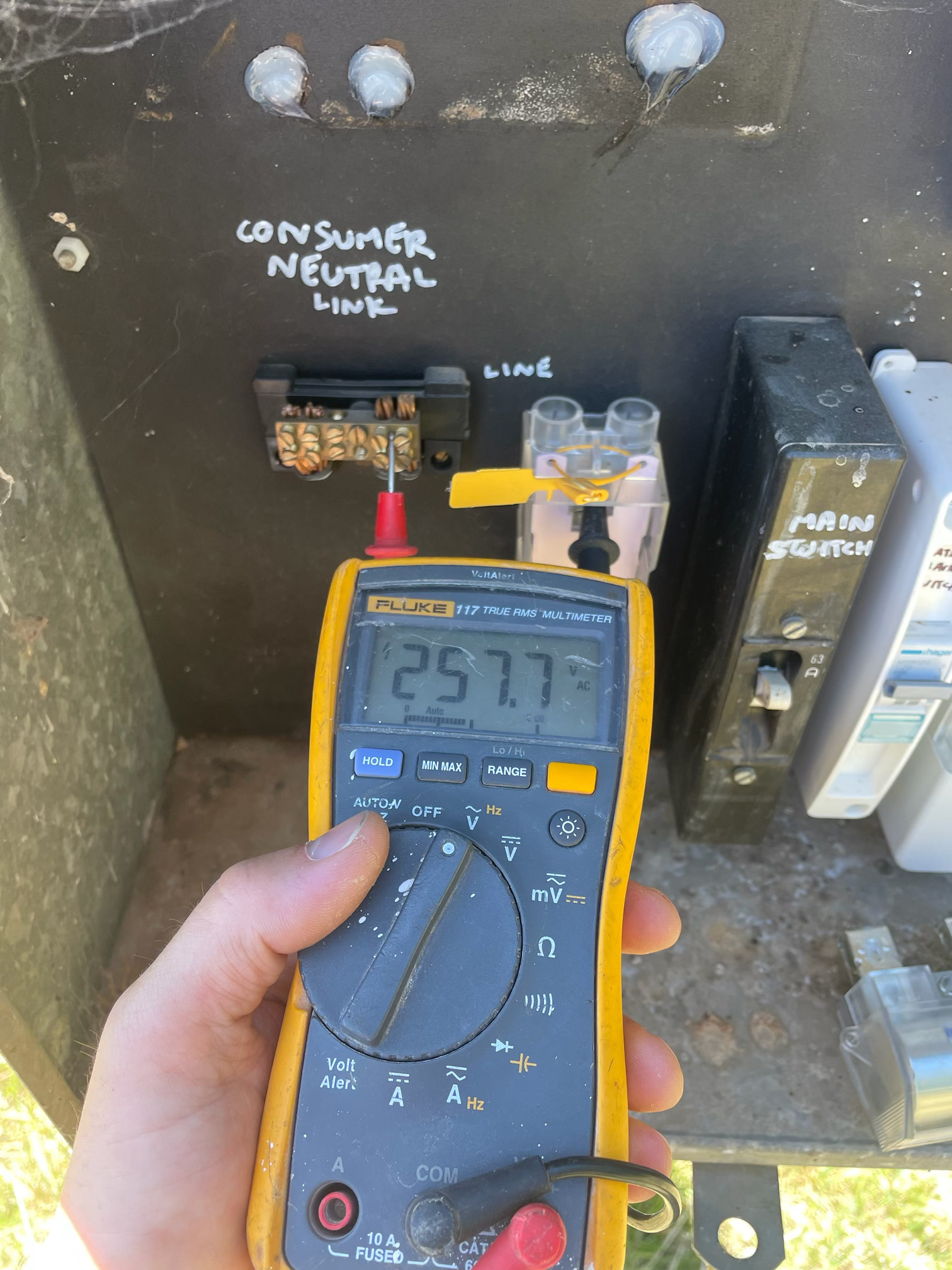 Emergency switchboard fault testing in Braidwood
